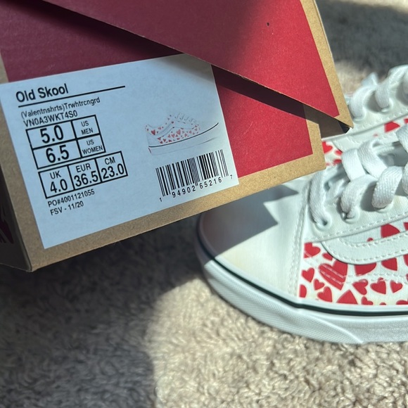 (Valentnshrts) Trwhtrcngrd Vans - Picture 3 of 3